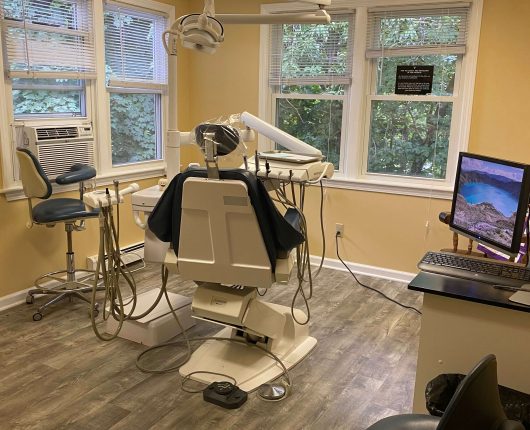Dental Chair with all monitoring equipment